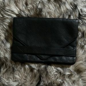 HALOGEN - Black Envelope Clutch